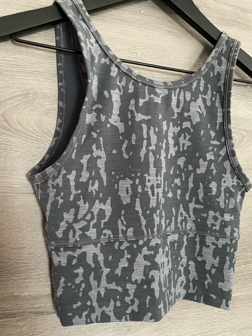 Lululemon Power Pivot Tank - Picture 2 of 5